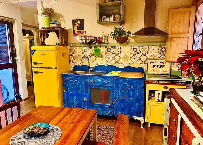 La Casa Rota De Granada